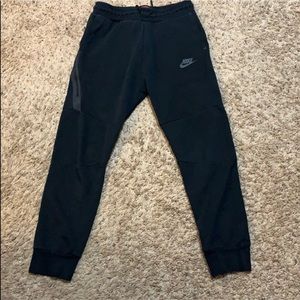 Nike tech joggers